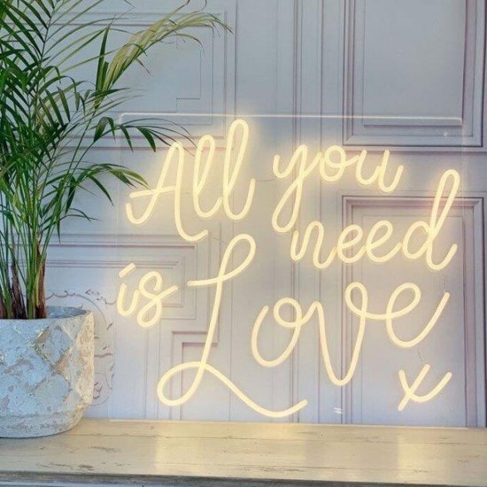 All You Need Is Love Neon Işıklı Şeffaf Pleksi