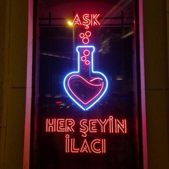 Aşk Her Şeyin İlacı Neon Led Tabela