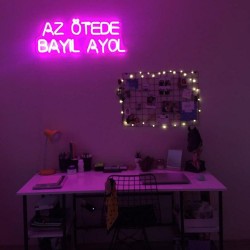 Az Ötede Bayıl Ayol Neon Işıklı Şeffaf Pleksi