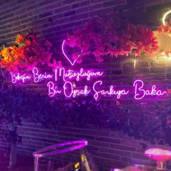 Bebeğim Benim Mutsuzluğum Bir Oynak Şarkıya Bakar Neon Led Tabela